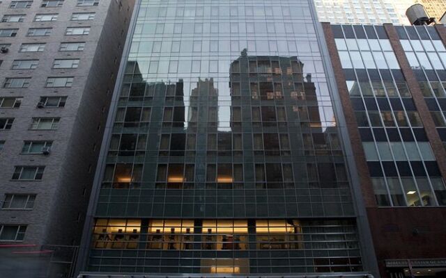 Отель West 57th Street by Hilton Club США, Нью-Йорк - отзывы, цены и фото номеров - забронировать отель West 57th Street by Hilton Club онлайн вид на фасад