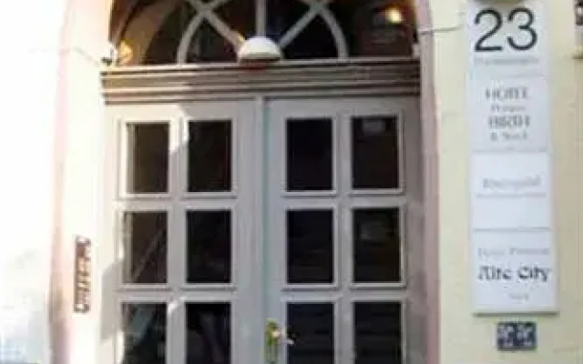 Отель Alte City Pension Германия, Берлин - отзывы, цены и фото номеров - забронировать отель Alte City Pension онлайн вид на фасад