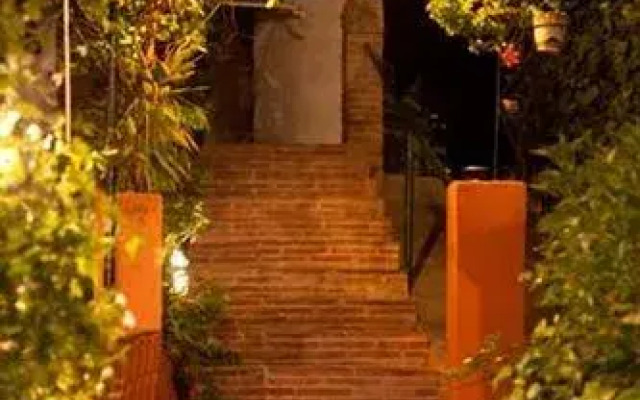 Отель Boutique Hotel Las Islas - Adults Only Испания, Фуэнхирола - отзывы, цены и фото номеров - забронировать отель Boutique Hotel Las Islas - Adults Only онлайн вид на фасад