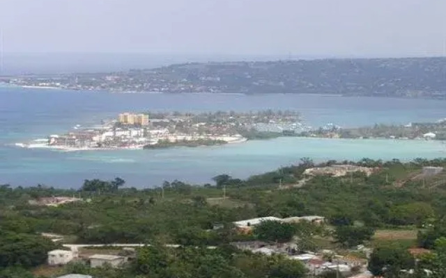 Отель Paradise Clarridge View пляж
