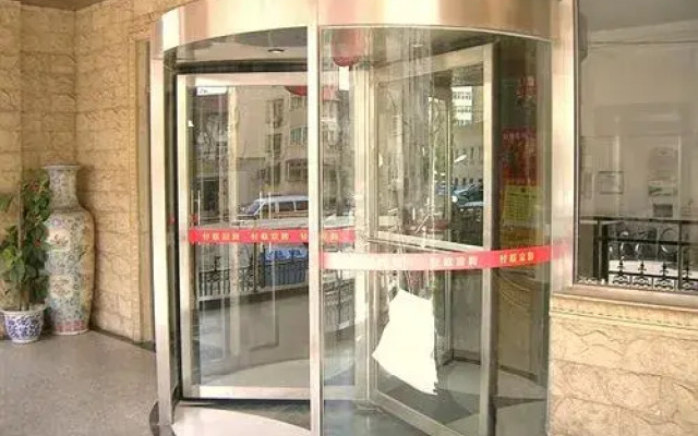 Отель Beijing Qinglian Furun Hotel Niujie Branch Китай, Пекин - отзывы, цены и фото номеров - забронировать отель Beijing Qinglian Furun Hotel Niujie Branch онлайн вид на фасад