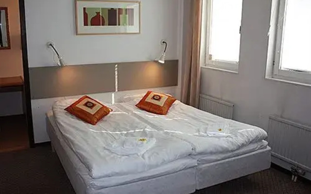Hostel Snoozemore вид на фасад