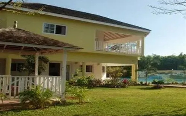 Paradise Tropical Spice in Runaway Bay, Jamaica from 286$, photos, reviews - zenhotels.com hotel front