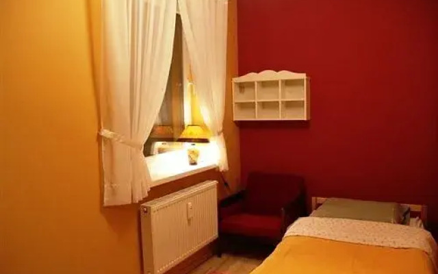 Отель Comfort Suite nr 8 Познань комната для гостей