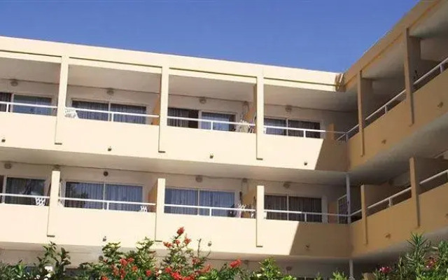 Апартаменты Montenova Apartments вид на фасад
