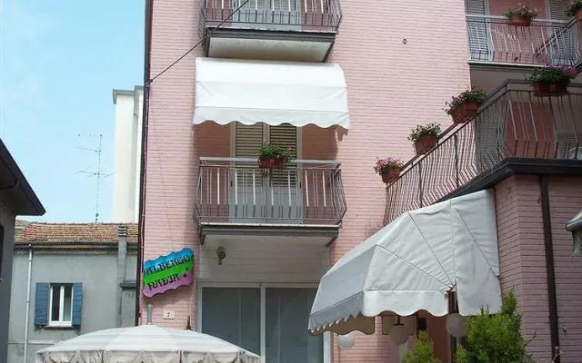 Hotel Nadia Римини вид на фасад