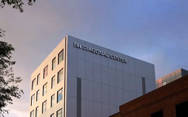 Отель NH Barcelona Diagonal Center вид на фасад