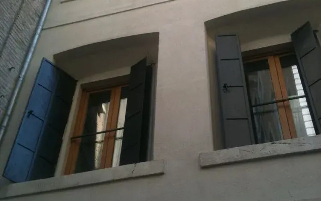 Отель Arc Suites вид на фасад