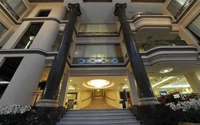 Гостиница Shakhtar Plaza вид на фасад