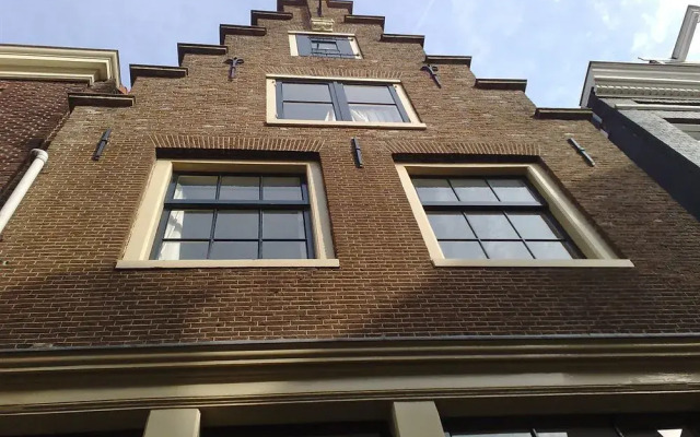 Апартаменты Authentic Jordaan Apartment вид на фасад