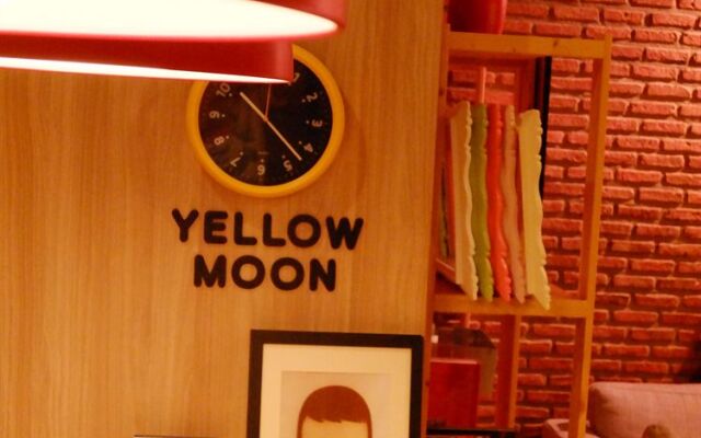 Yellow Moon 1