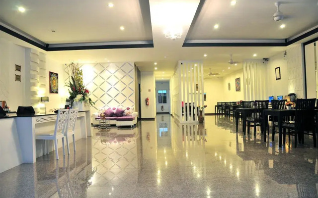 Отель The Cocoon Patong
