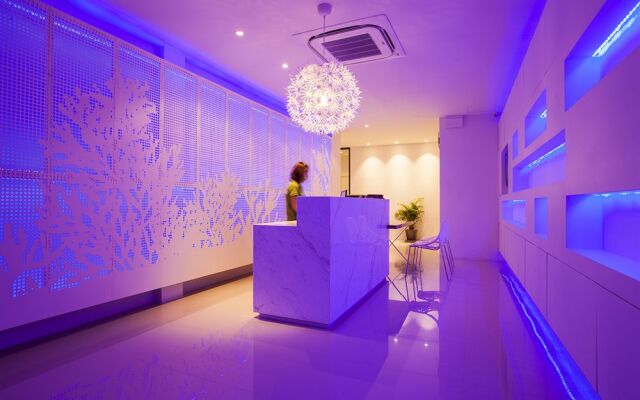 Отель Coral Inn вестибюль