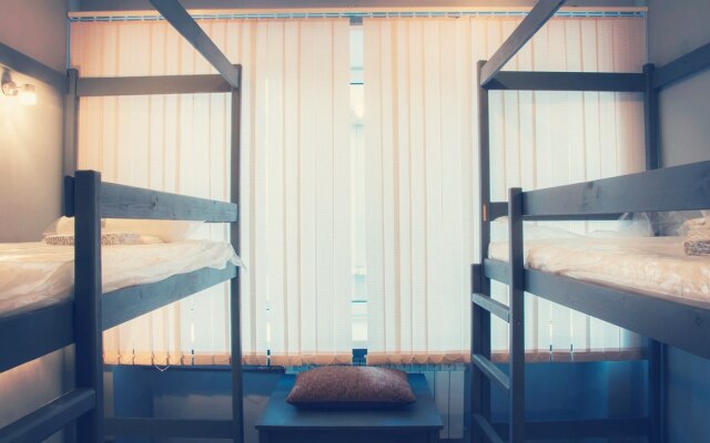 SkyCity hostel бассейн