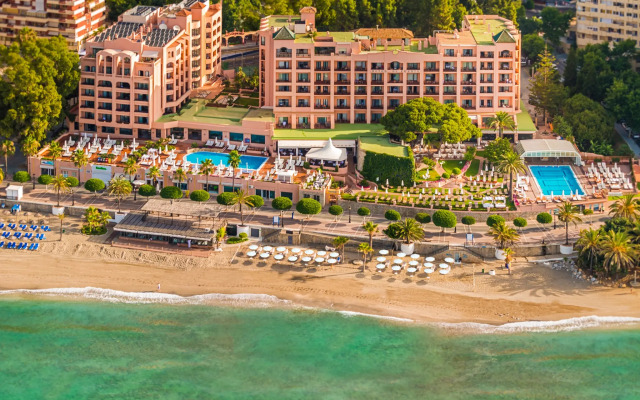 Hotel Fuerte Marbella пляж
