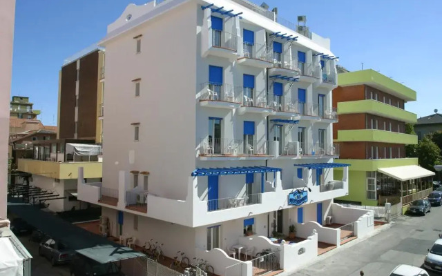 Отель Residence Blu Mediterraneo вид на фасад