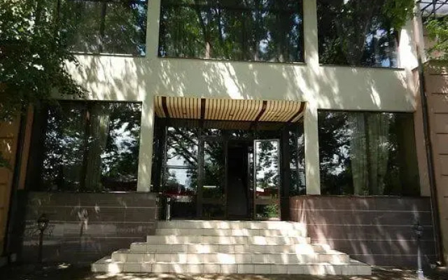 Гостиница Pod Dubom парковка