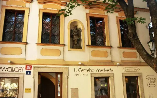 Отель U Cerneho Medveda- At The Black Bear Чехия, Прага - отзывы, цены и фото номеров - забронировать отель U Cerneho Medveda- At The Black Bear онлайн вид на фасад