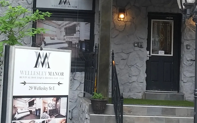 Отель Wellesley Manor Boutique Hotel Канада, Торонто - отзывы, цены и фото номеров - забронировать отель Wellesley Manor Boutique Hotel онлайн вид на фасад