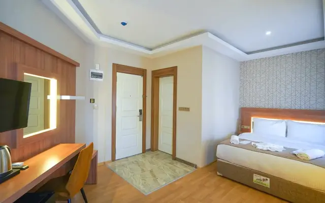 Uğurlu Hotel