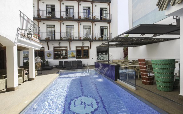 Hotel Neptuno вид на фасад
