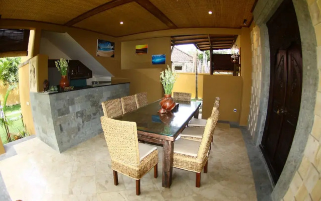 Kubu Moana Villa Sanur