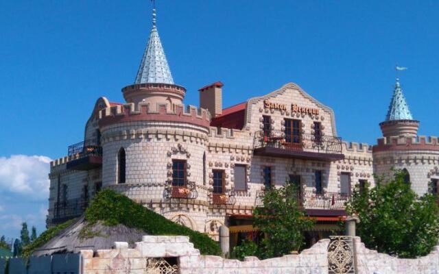 Гостиница Venice Castle вид на фасад