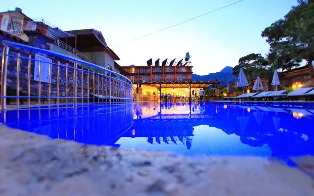 Venus Hotel Beldibi бассейн