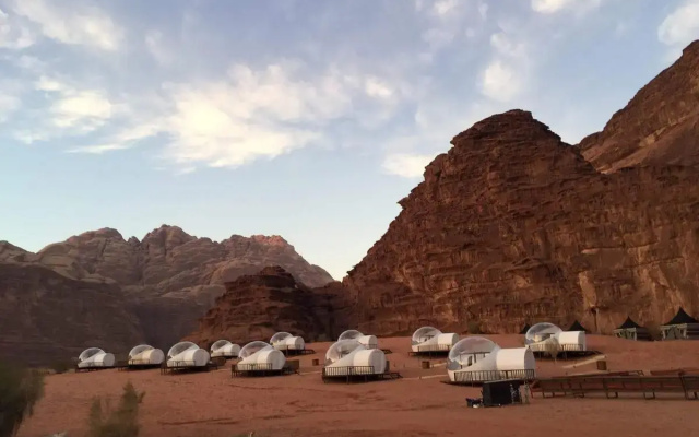 Wadi Rum Bubble Luxotel - Campsite
