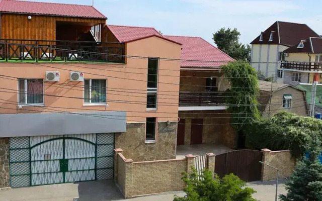 Hotel on Rybatskiy lane вид на фасад