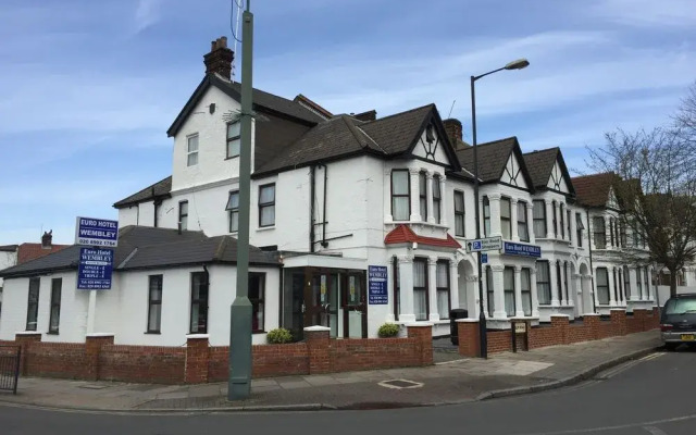 Euro Wembley - Elm Hotel вид на фасад