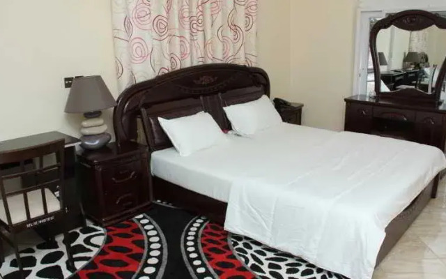 Pebble Pine Hotel