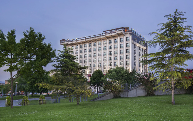 Almira Hotel Thermal Spa & Convention Center Турция, Бурса - 1 отзыв об отеле, цены и фото номеров - забронировать отель Almira Hotel Thermal Spa & Convention Center онлайн вид на фасад