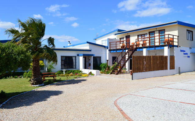 Отель Fisherhaven Traveller's Lodge парковка