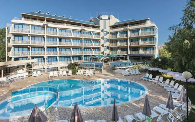 Отель Apart Complex Aquamarine Half Board Камчия бассейн