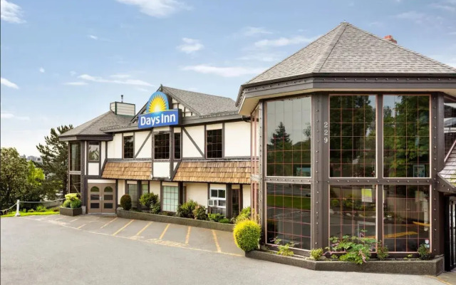 Отель Days Inn by Wyndham Victoria Uptown Канада, Виктория - отзывы, цены и фото номеров - забронировать отель Days Inn by Wyndham Victoria Uptown онлайн вид на фасад