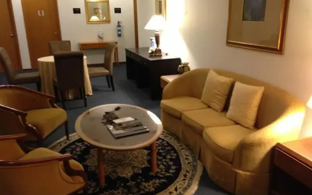 Dragon Court Hotel