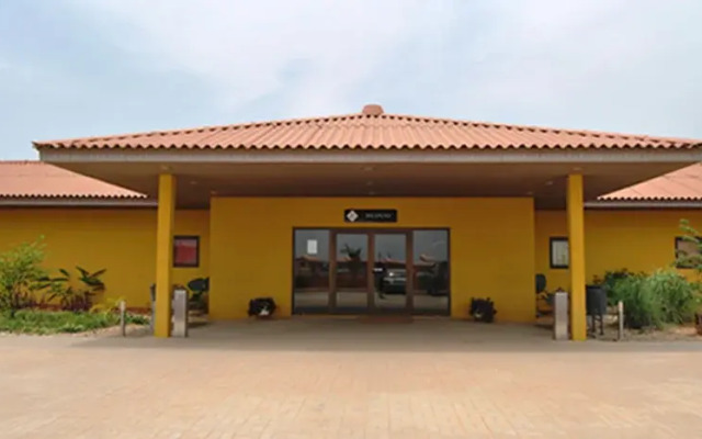Viana Hotel парковка