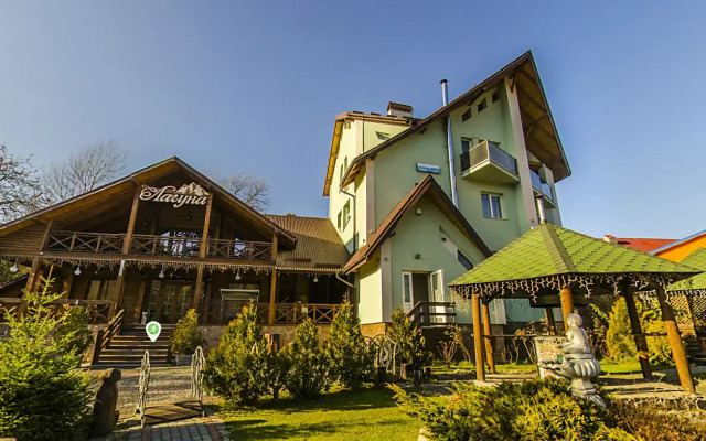 Гостиница Laguna вид на фасад
