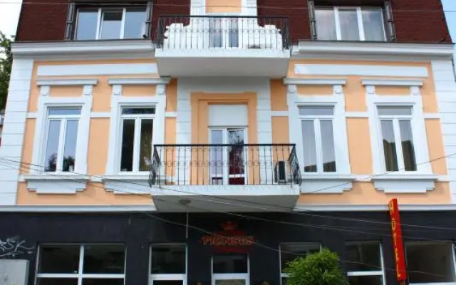 Princess Hotel Велико Тырново вид на фасад