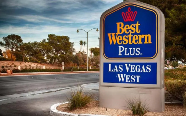 Отель Best Western Plus Las Vegas West парковка