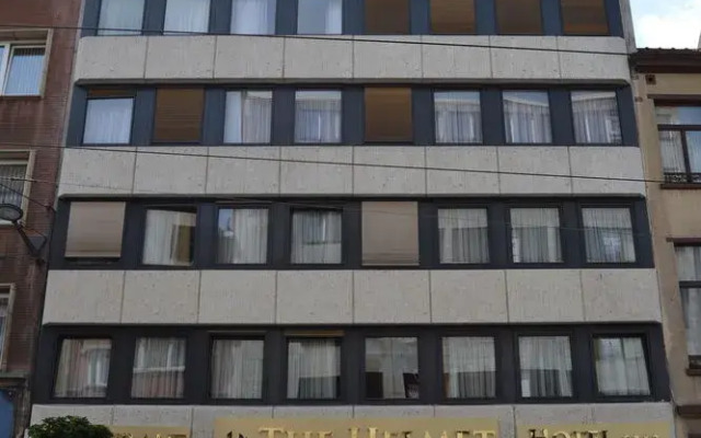 The Helmet Hotel Брюссель вид на фасад