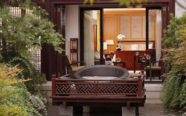 Four Seasons Hotel Hangzhou at West Lake