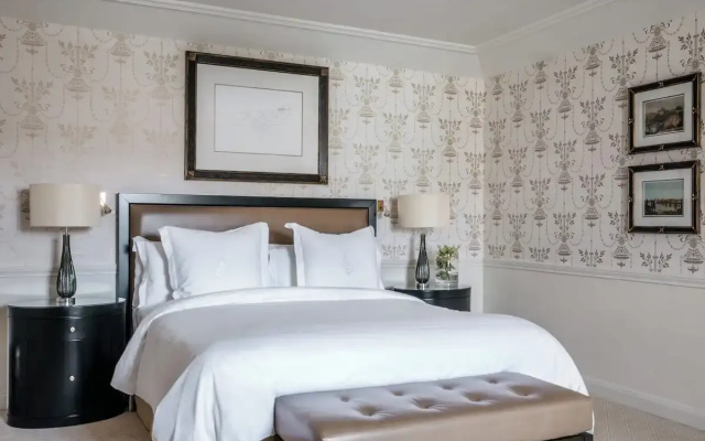 Отель Four Seasons Prague