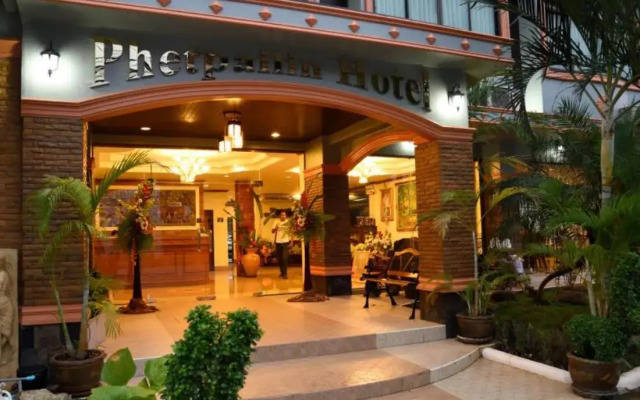 Krabi Phetpailin Hotel вид на фасад