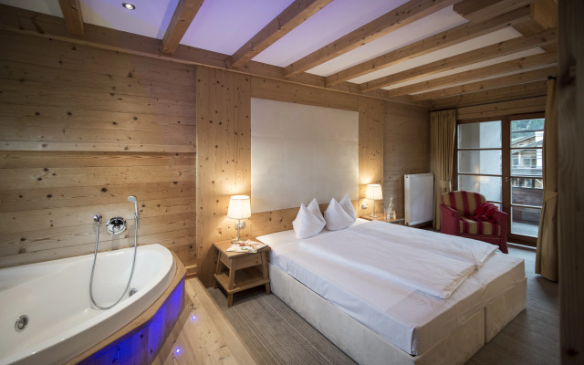 Post Alpina - Family Chalets Dolomites