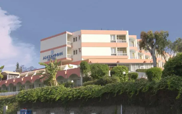 Alexandros Hotel вид на фасад