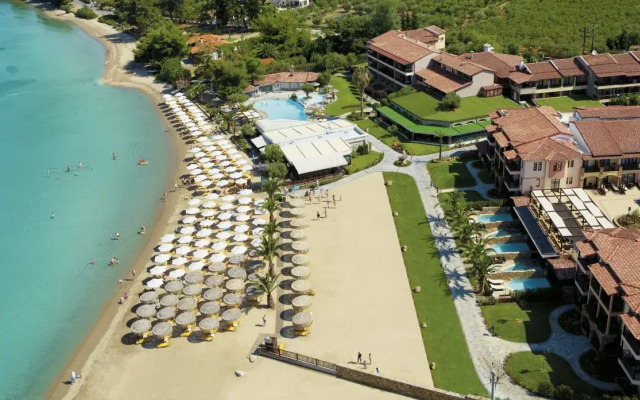 Отель Anthemus Sea Beach Hotel & Spa Греция, Ситония - 2 отзыва об отеле, цены и фото номеров - забронировать отель Anthemus Sea Beach Hotel & Spa онлайн бассейн