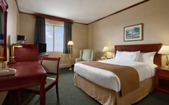 Travelodge Hotel by Wyndham Montreal Airport