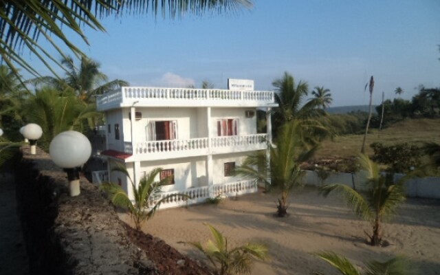 Mandrem Beach Resort In Goa India From 75 Photos Reviews